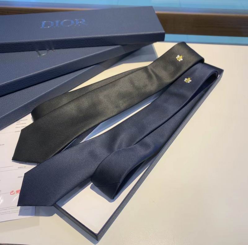 Dior Tie hm07